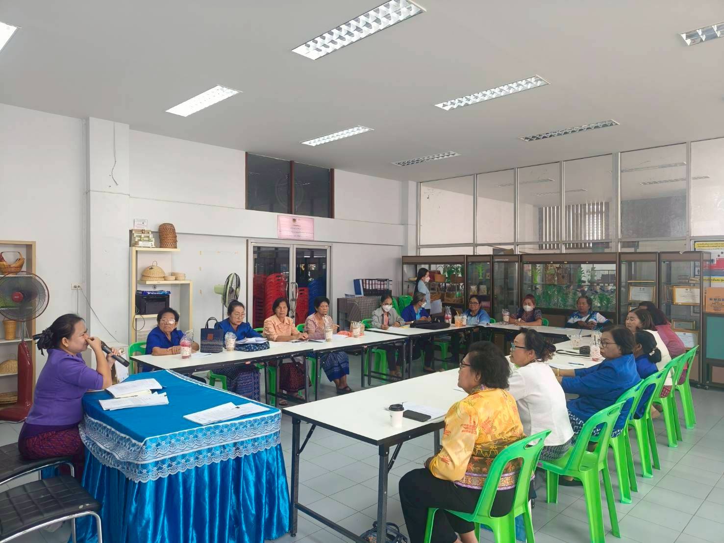 ?สพอ.เสนา? ประชุมคณะกรรมการพัฒนาสตรีอำเภอเสนา