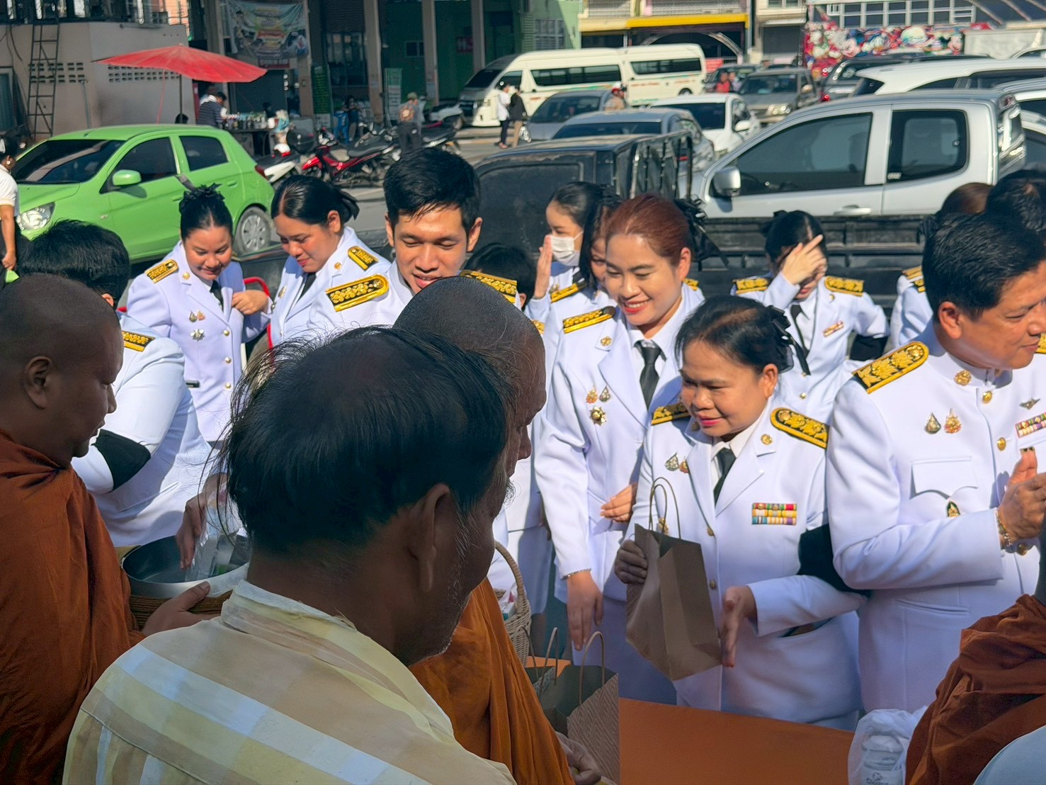 📢สพอ.เสนา🍃: ร่วมพิธีทำบุญตักบาตรถวายพระราชกุศลเฉลิมพระเกียรติสมเด็จพระนางเจ้าพระบรมราชินี  เนื่องในวันเฉลิมพระชนมพรรษา 3 มิถุนายน 2569